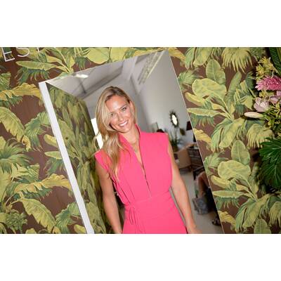 Bar Rafaeli zieht in Berlin alle Blicke auf sich 