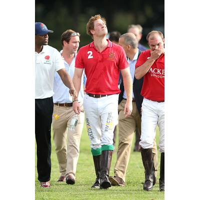 Prinz Harry führt sein Polo-Team zum Sieg