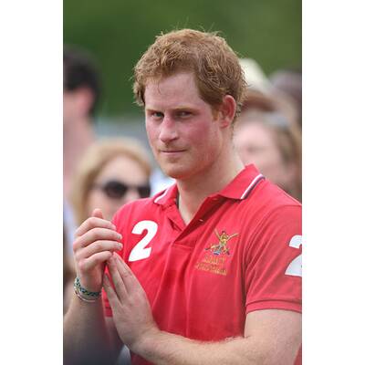Prinz Harry führt sein Polo-Team zum Sieg