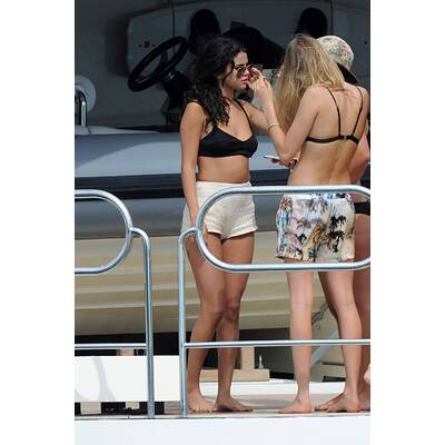 Cara Delevingne & Selena Gomez im Yachturlaub