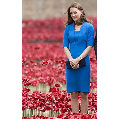 Herzogin Kate & Prinz William pflanzen Mohnblume