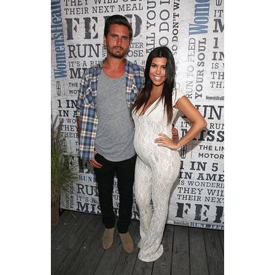 Kourtney Kardashian zeigt ihren Babybauch