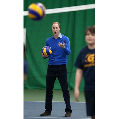 Prinz William spielt Volleyball