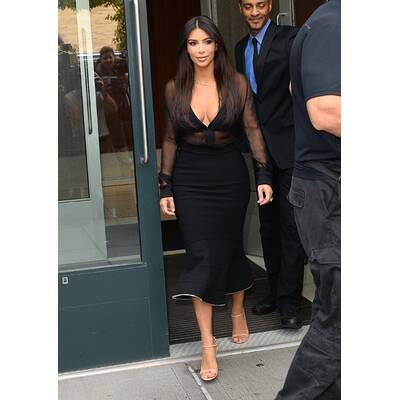 Polizist checkt Kim Kardashians Po ab