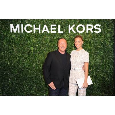 Bar Rafaeli in weißer Spitze 