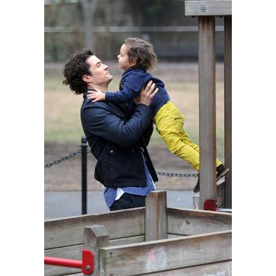 Orlando Bloom spaziert mit Sohn Flynn