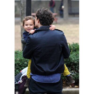 Orlando Bloom spaziert mit Sohn Flynn