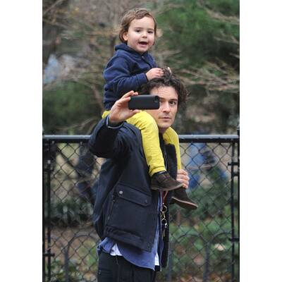 Orlando Bloom spaziert mit Sohn Flynn