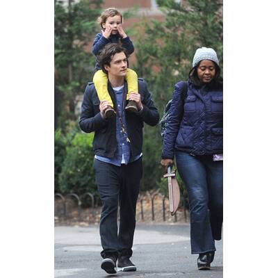 Orlando Bloom spaziert mit Sohn Flynn