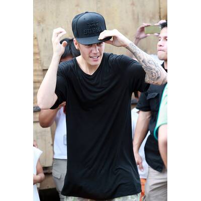 Justin Bieber besucht Orkan-Opfer in Tacloban