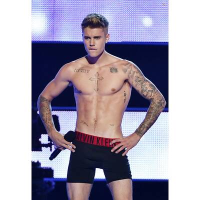 Justin Bieber: Spontane Stripshow