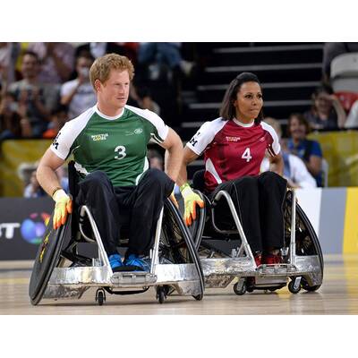 Prinz Harry spielt Rollstuhl-Rugby