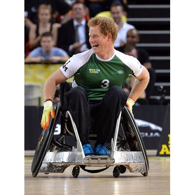 Prinz Harry spielt Rollstuhl-Rugby