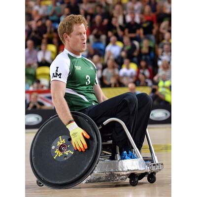 Prinz Harry spielt Rollstuhl-Rugby