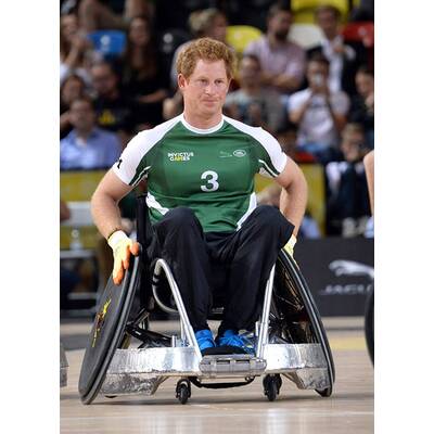 Prinz Harry spielt Rollstuhl-Rugby