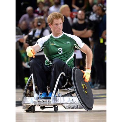 Prinz Harry spielt Rollstuhl-Rugby