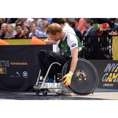 Prinz Harry spielt Rollstuhl-Rugby