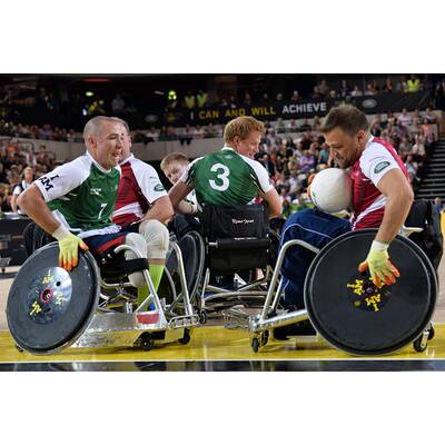 Prinz Harry spielt Rollstuhl-Rugby