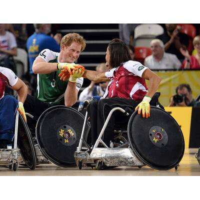 Prinz Harry spielt Rollstuhl-Rugby