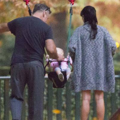 Alec & Hilaria Baldwin: Unterwegs mit Baby