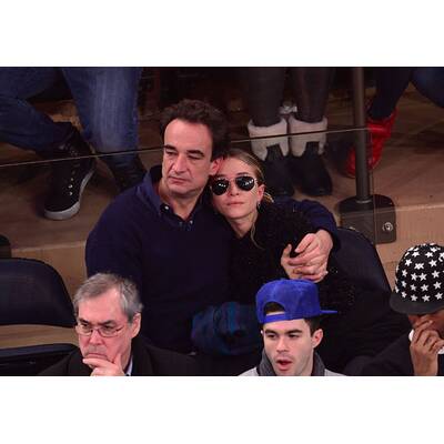 Mary-Kate Olsen & Olivier Sarkozy turteln bei Knicks-Spiel