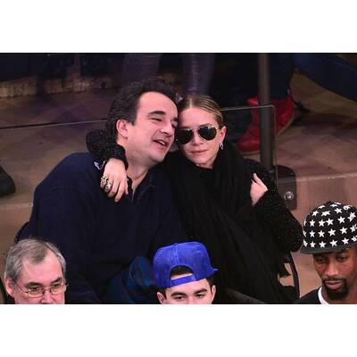 Mary-Kate Olsen & Olivier Sarkozy turteln bei Knicks-Spiel