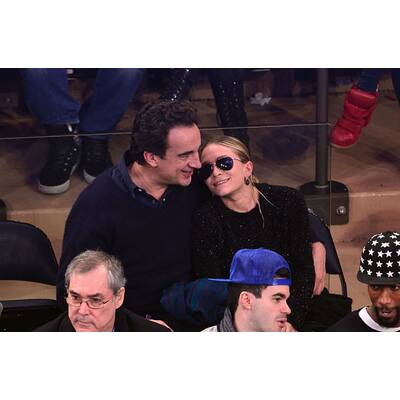 Mary-Kate Olsen & Olivier Sarkozy turteln bei Knicks-Spiel