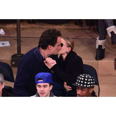 Mary-Kate Olsen & Olivier Sarkozy turteln bei Knicks-Spiel