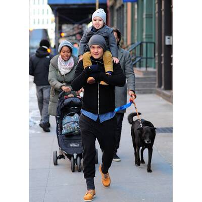 Orlando Bloom: Winterspaziergang mit Sohn Flynn