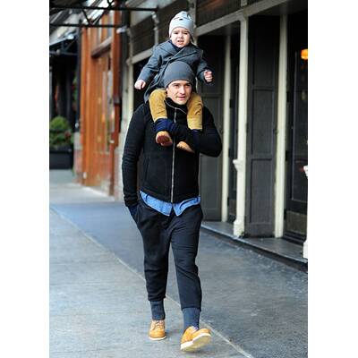 Orlando Bloom: Winterspaziergang mit Sohn Flynn