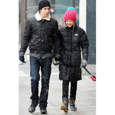Amanda Seyfried & Justin Long spazieren im Schnee