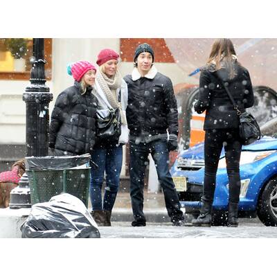 Amanda Seyfried & Justin Long spazieren im Schnee