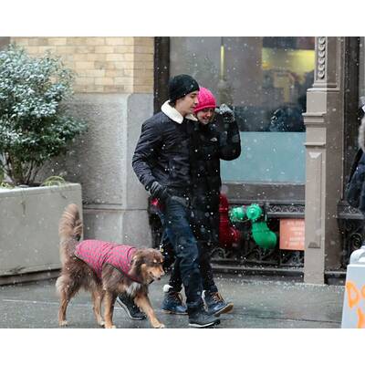 Amanda Seyfried & Justin Long spazieren im Schnee