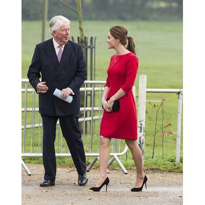 Herzogin Kate verzaubert in Rot