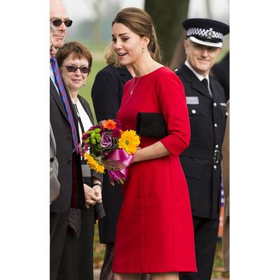 Herzogin Kate verzaubert in Rot