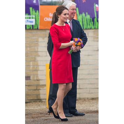 Herzogin Kate verzaubert in Rot