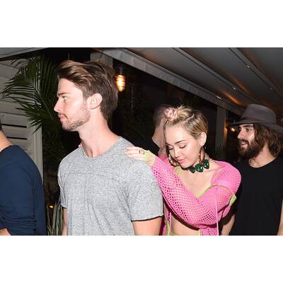 Miley Cyrus & Patrick Schwarzenegger machen zusammen Party