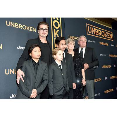 Brad Pitt, Maddox, Pax und Shiloh springen für Angelina Jolie ein