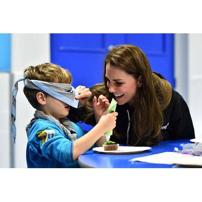 Herzogin Kate zu Besuch bei den kleinen Pfadfindern