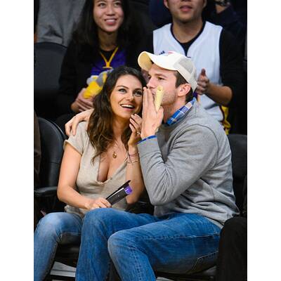 Hollywoodstars Mila Kunis und Ashton in love.