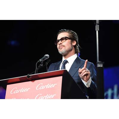 Brad Pitt trägt Nagellack