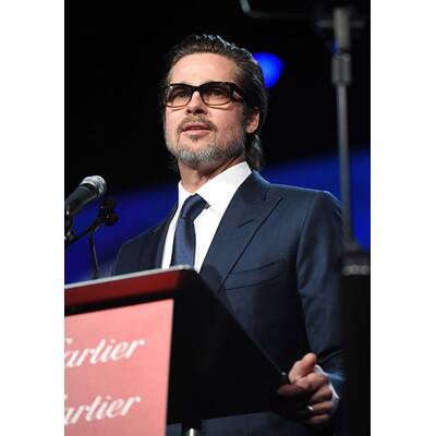 Brad Pitt trägt Nagellack