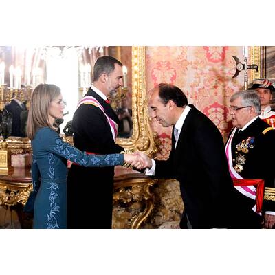 Königin Letizia & Felipe strahlen bei Militärparade