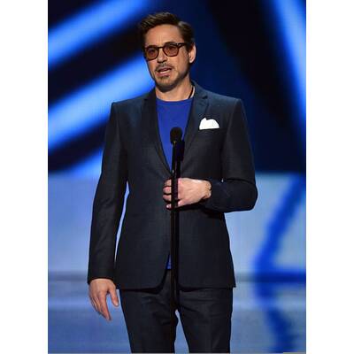 Kalye Cuoco & Kristen Bell