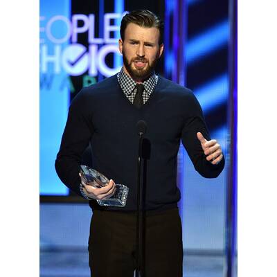 Kalye Cuoco & Kristen Bell