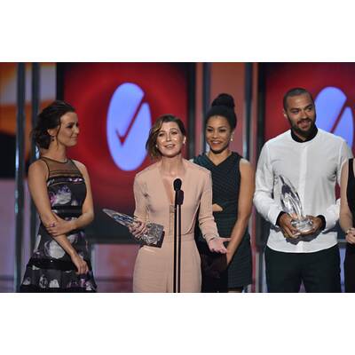 Kalye Cuoco & Kristen Bell