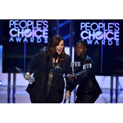 Kalye Cuoco & Kristen Bell