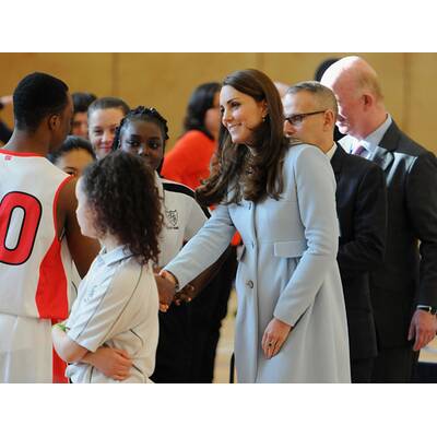 Herzogin Kate geht zur Schule