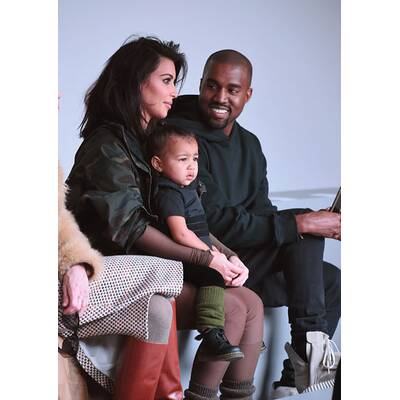 Kim Kardashian zerrt Nori zur Fashion Week