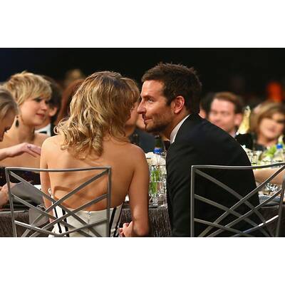 Bradley Cooper & Suki Waterhouse bei den SAG-Awards